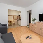 Osiedle Piastow Comfort Apartment By Bookinghost
