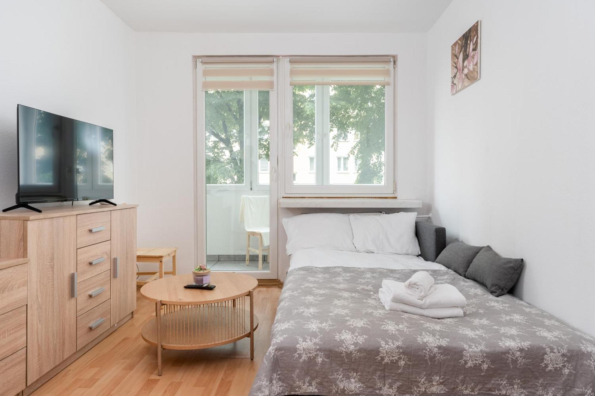 Apartment Osiedle Piastow Comfort By Bookinghost *